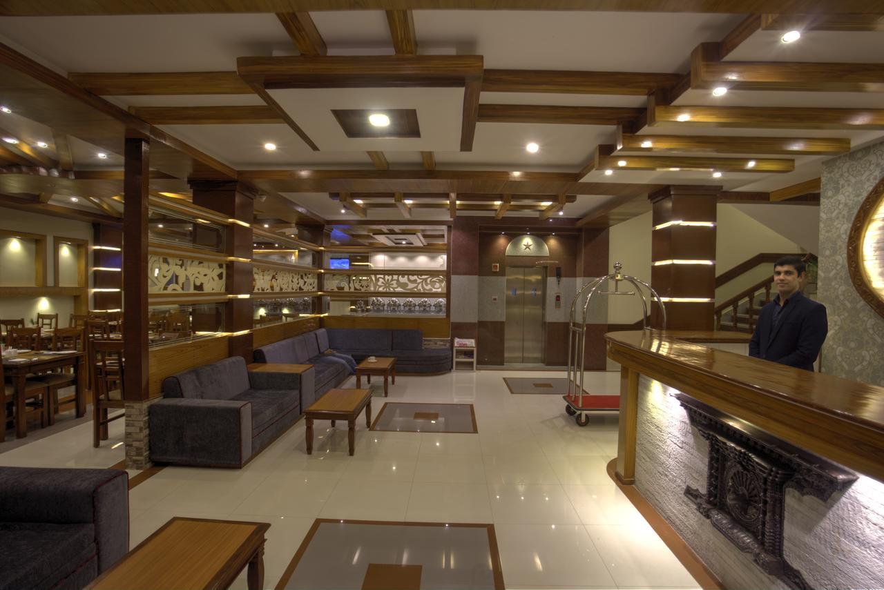 Hotel White Pearl Pokhara Luaran gambar