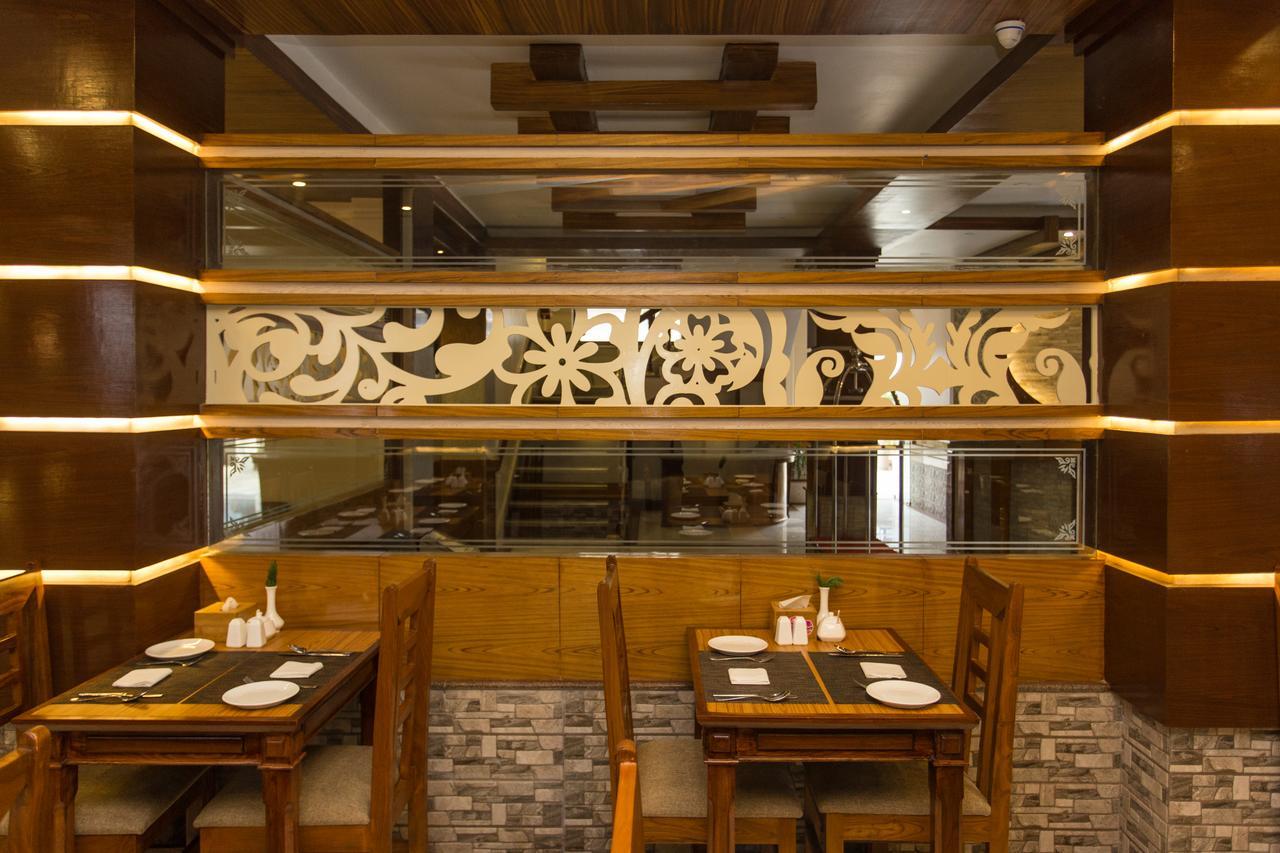 Hotel White Pearl Pokhara Luaran gambar