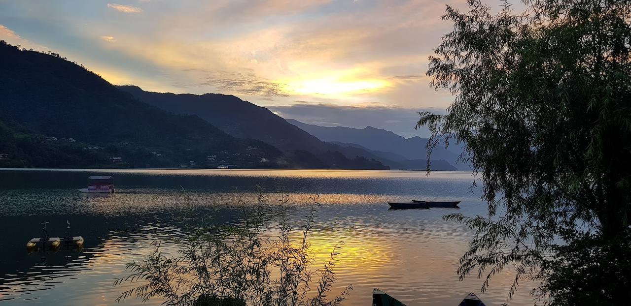 Hotel White Pearl Pokhara Luaran gambar