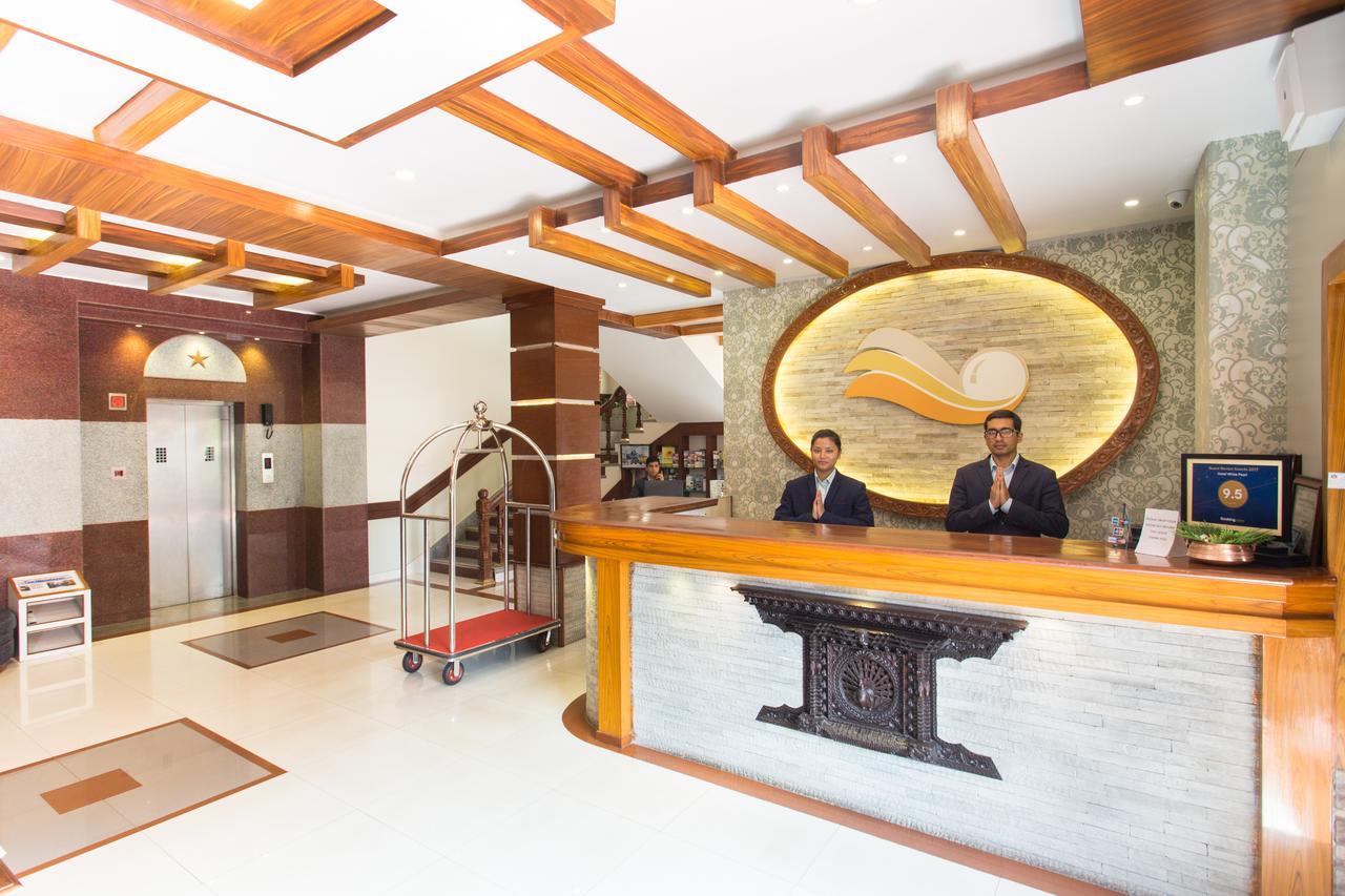 Hotel White Pearl Pokhara Luaran gambar