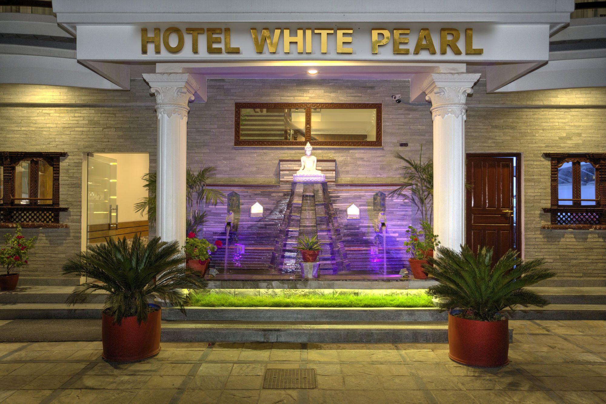 Hotel White Pearl Pokhara Luaran gambar